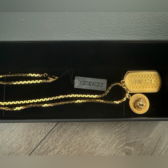 NEW Versace Dog Tag Necklace - Picture 8 of 10